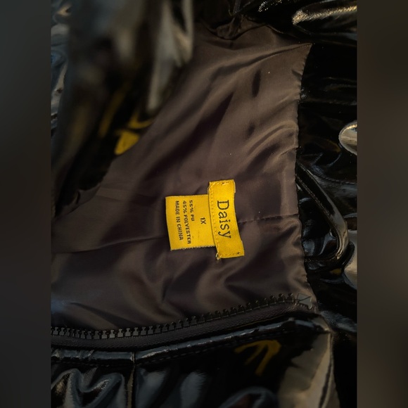 DAISEY Black Patent Bomber Cropped Puffer Jacket Size 1XL - Picture 15 of 16